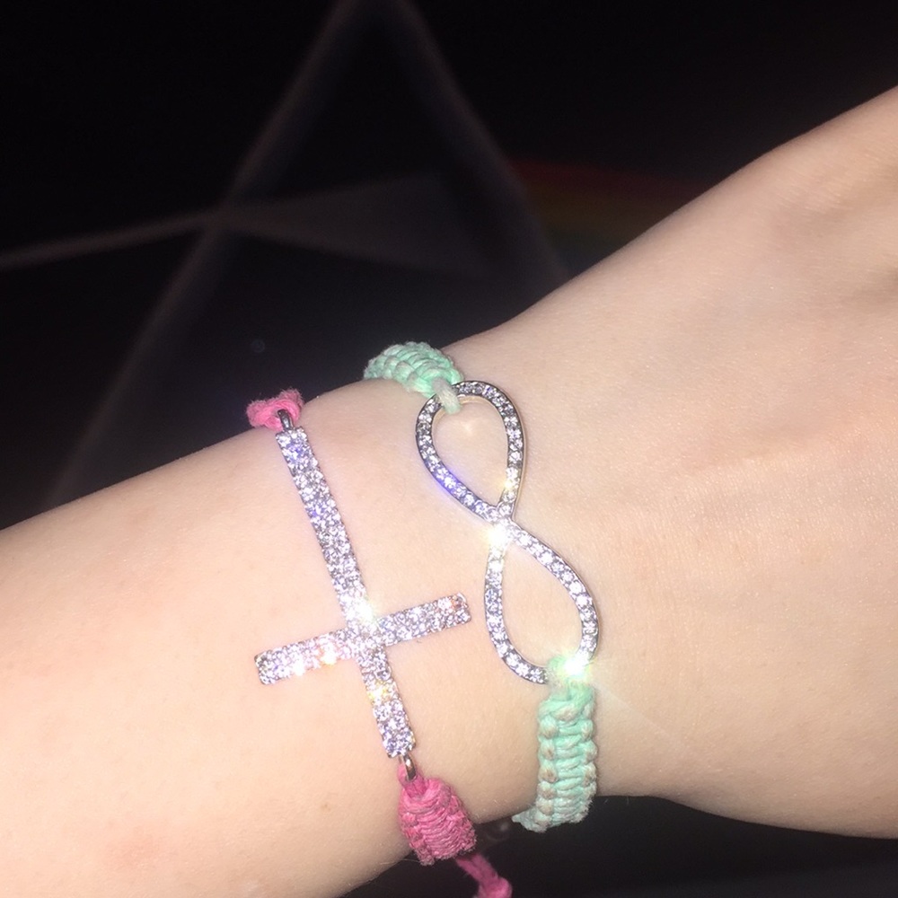 💋😍Infinity and cross sparkle bracelets😍💋